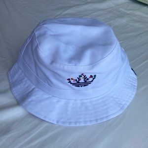 Adidas Bucket hat